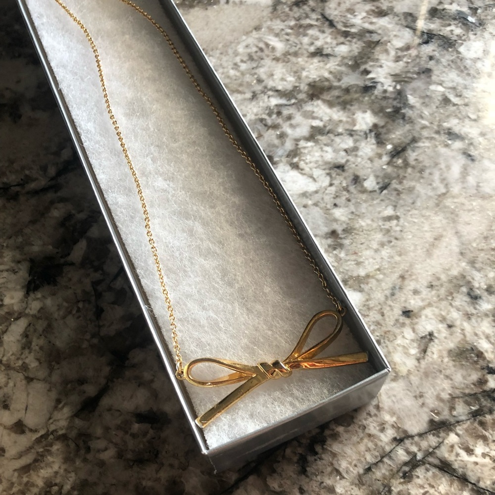 late spade gold bow necklace